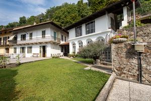 Casa d'epoca di ampia metratura con terreno