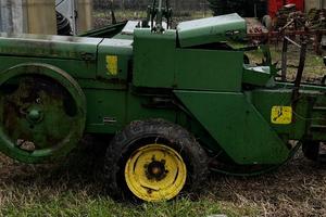 JOHN DEERE 224 T e CARICATORE GAM