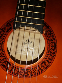 Chitarra acustica EKO