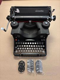 Macchina da scrivere Olivetti M40 versione Svedese