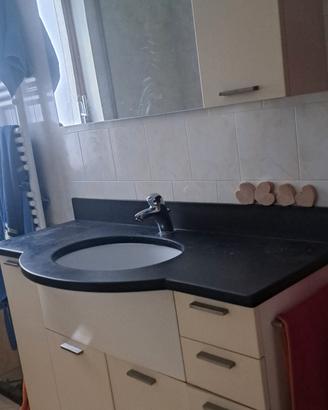 Mobile bagno con specchio e colonnina