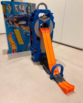 Hot Wheels mega garage
