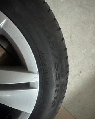 4 cerchi da 16 originale piu 4 gomme