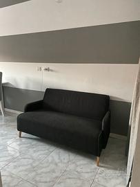 Piccolo divano da soggiorno