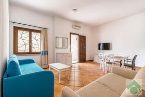 2 LOCALI A ARZACHENA