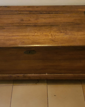 Cassapanca restaurata primi del 900