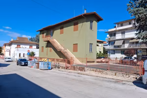 Immobile commerciale con uffici