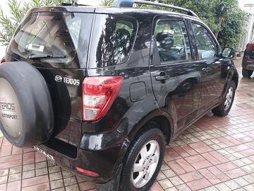 terrios 1,5 4 WD a gas