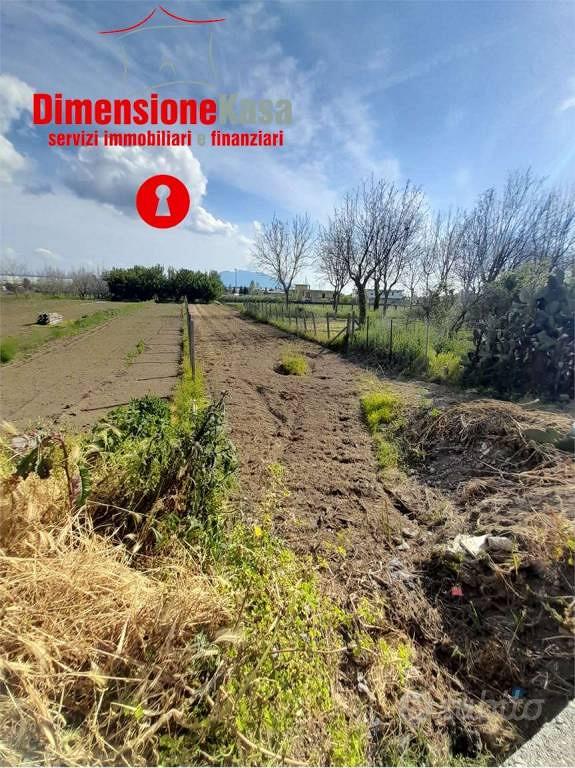Terreno di 873 m² a Nola - Vista 2