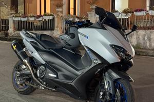 YAMAHA T-MAX 560