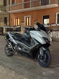 YAMAHA T-MAX 560