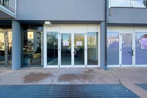 NEGOZIO A PADENGHE SUL GARDA