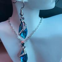 Set Collana + orecchini a monachella  blu oceano