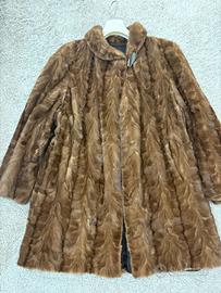 Pelliccia in code di visone naturale