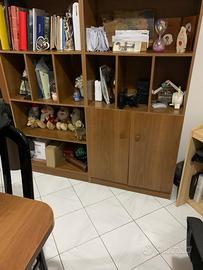 Libreria marrone