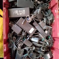 Lotto 10 caricabatterie trasformatori per notebook