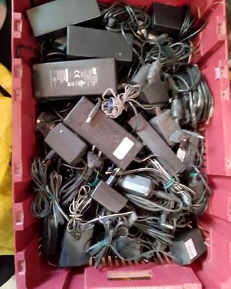 Lotto 10 caricabatterie trasformatori per notebook