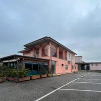 NEGOZIO A CASTEL GOFFREDO