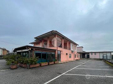 NEGOZIO A CASTEL GOFFREDO