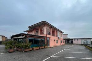 NEGOZIO A CASTEL GOFFREDO