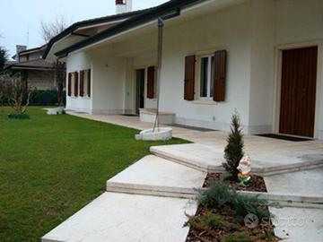 Villa di 473 m² con più di 5 locali e box auto a S