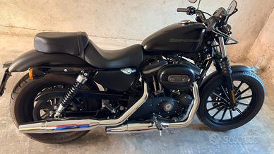 Harley Davidson iron 883