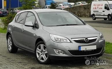 Opel astra 2011 ricambi