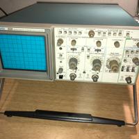 TEKTRONIX 2221 OSCILLOSCOPIO 60MHZ DIGITAL STORAGE