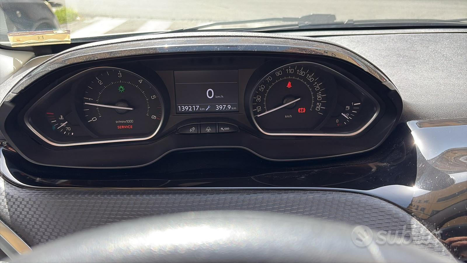 Peugeot 208 2013 photo 2