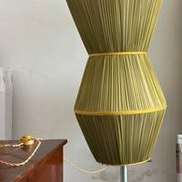 Lampadario a terra di design