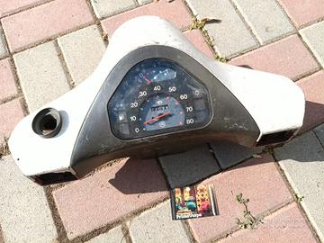 manubrio plastica vespa piaggio 50 v n contachilom