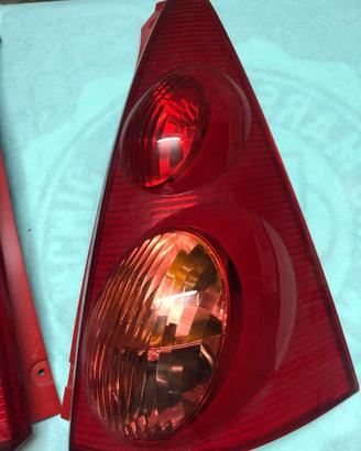 Faro posteriore DX-SX Peugeot 107-Citroen C1