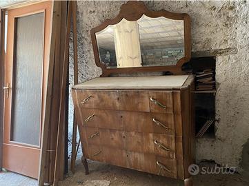 Cassettiera d’epoca in legno massello