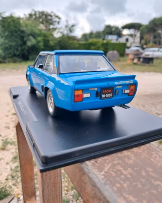 Fiat 131 Rally  versione stradale modellino  1/24