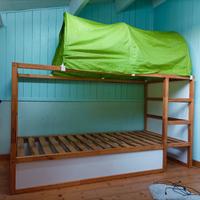 letto Ikea Kura in legno di pino