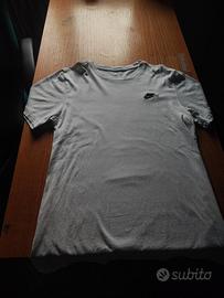 T-shirt Nike bianca uomo/donna - logo ricamato 