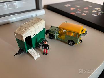 Majorette Toyota 1/36 trasporto cavalli con omino