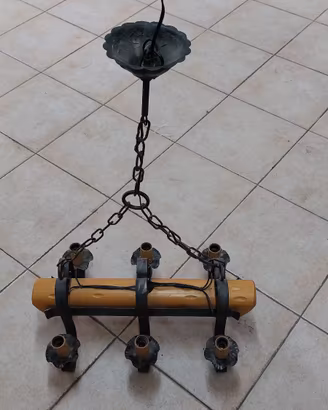 Lampadario stile antico da taverna / cantina 