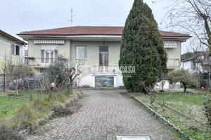 APPARTAMENTO IN BIFAMILIARE CON GIARDINO, CAMBIANO