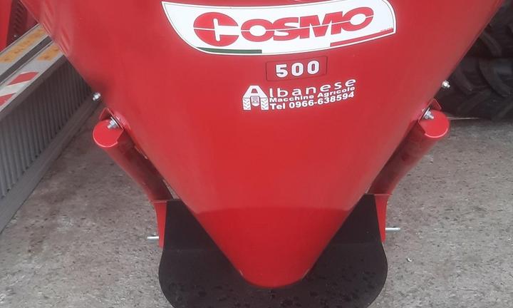 Spandiconcime Cosmo capacità 500 Kg