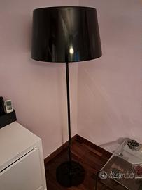 lampada  da terra IKea nera
