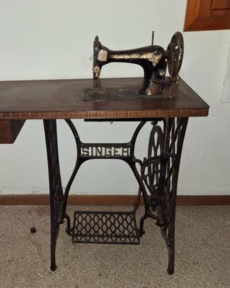 Macchina per cucire Singer.  Antica/vintage.