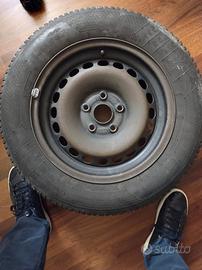 Treno di pneumatici invernali 195/65R15