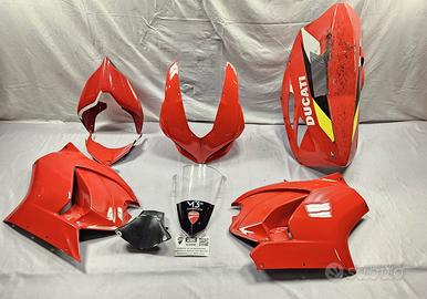 CARENA IN VETRORESINA ROSSA USO PISTA PER DUCATI P
