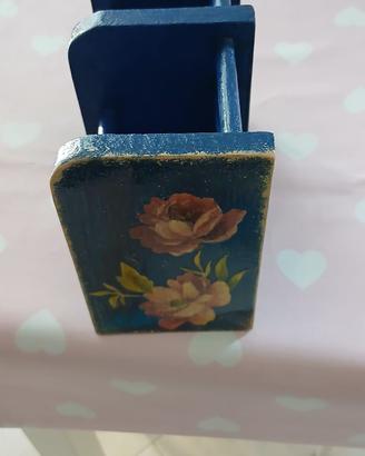 portapenne o portatovaglioli in decoupage
