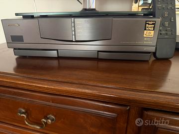 VIDEOREGISTRATORE  Svhs PANASONIC NV-SM 1000