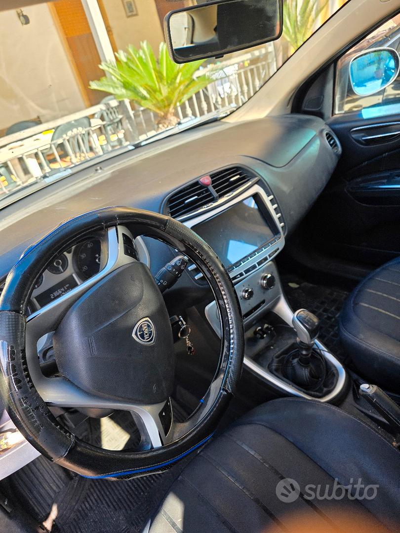 Lancia Delta (2008-2015)
