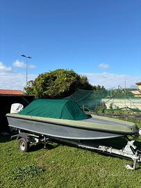 Barca modello caccia e pesca in vetroresina