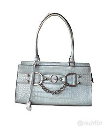 Guess Y2K baguette croc effect silver
shoulder bag