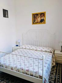 Per Pasqua bilocale in centro 200 mt dal mare